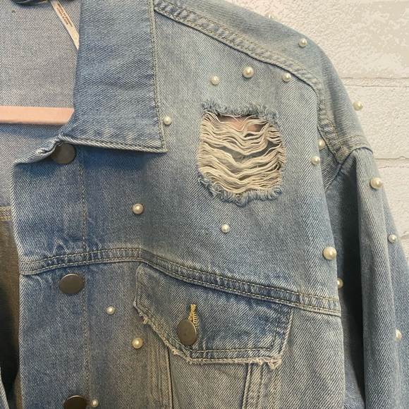 Free People Sunday Funday Trucker Denim Pearl Embellished Jean Jacket XSmall - Picture 4 of 5
